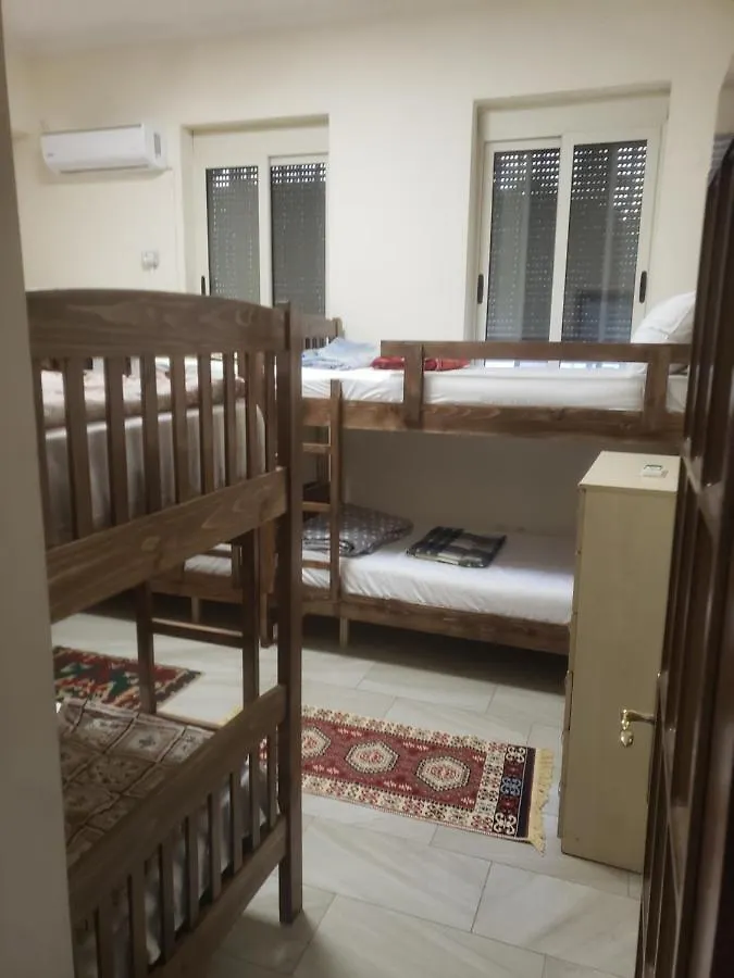 Hostel Oakland Tirana