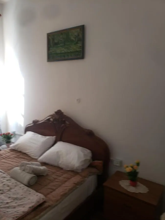 Hostel Oakland Tirana Albania