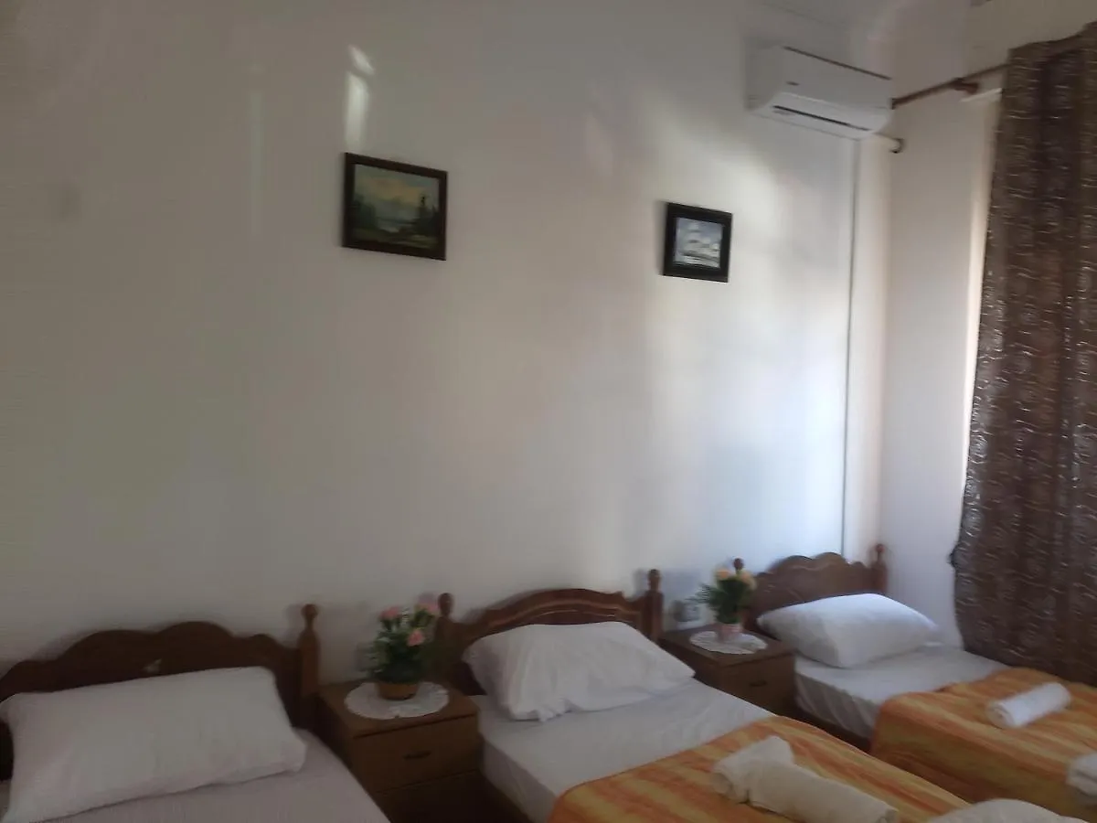 Hostel Oakland Tirana