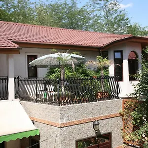 Garden And 3*, Bucarest Roumanie